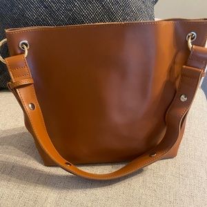 Shoulder purse